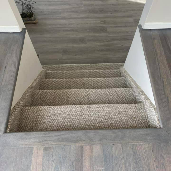 Staircase carpet installation 2